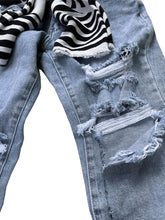 Carica l'immagine nel visualizzatore di Gallery, art. JEANS MADE